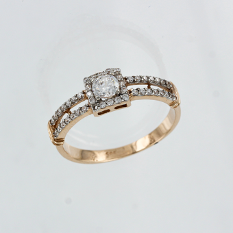 Women's ring with zirconia 