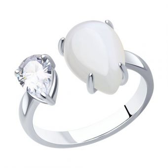 Women's ring with moonstone and zirconia 