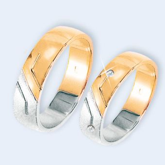 Обручальное кольцо с бриллиантом 